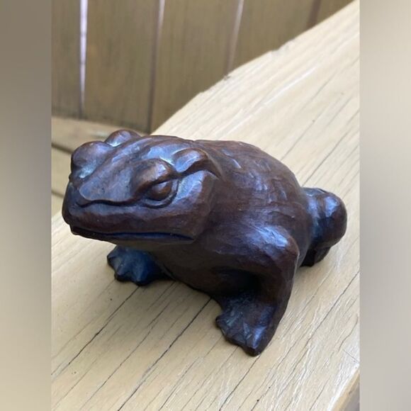 Hand Crafted Wooden Frog Sculpture Vintage Resin Red Mill MFG Made in USA 3” - Picture 1 of 7